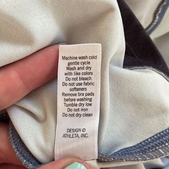 Athleta Gray & Black Medallion Print Harmonious Tank Top with Shelf Bra Sz S - Picture 9 of 9